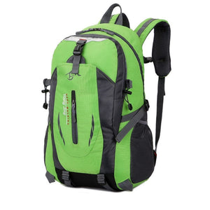 GrĂĽn-schwarzer Wanderrucksack