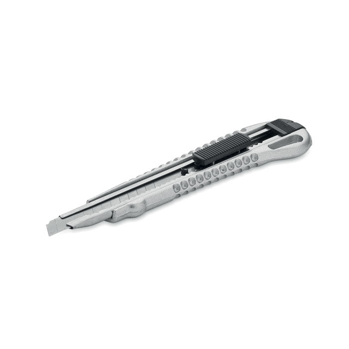 Retractable utility knife