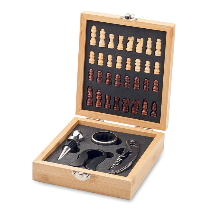 Wine set with chess game