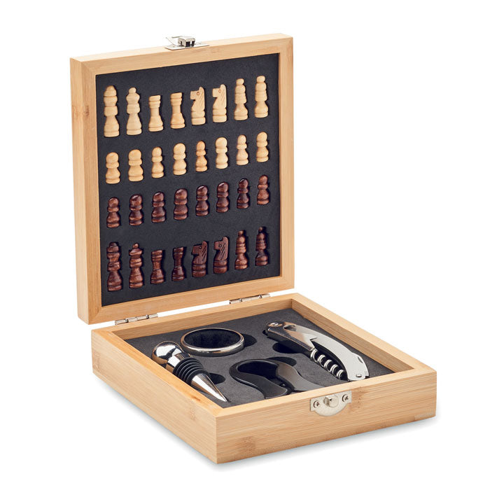 Wine set with chess game