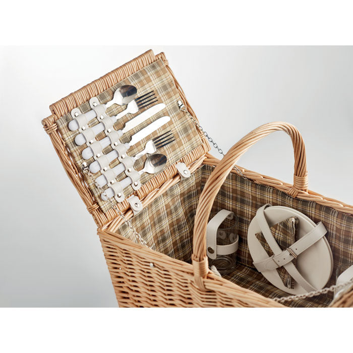 Wicker picnic basket