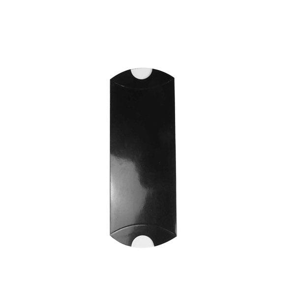 Schwarze Kartonverpackung für Kissen ausgelegt