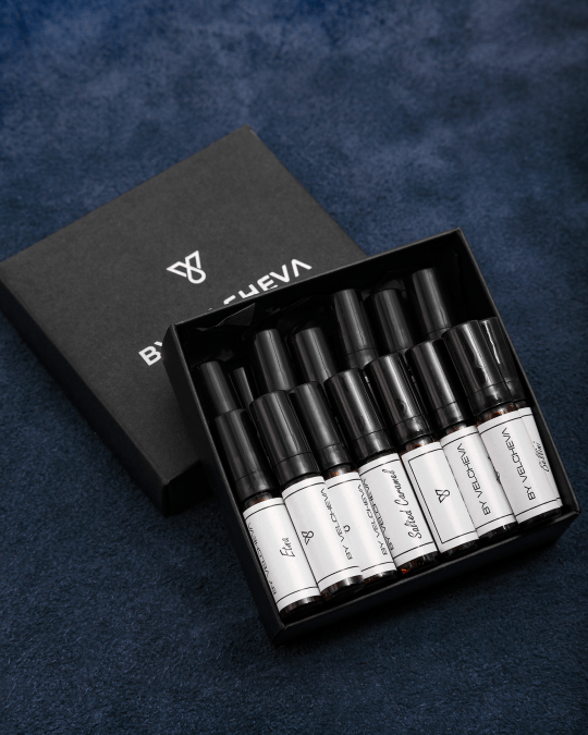 By Velcheva Duftproben-Set – 24 Mini-Sprays für zuhause
