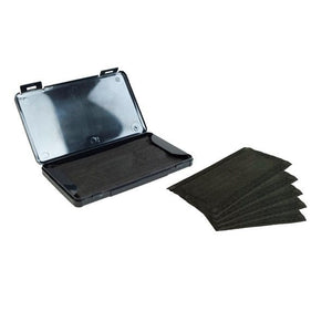 Fünf schwarze Masken Set mit schwarzer Aufbewahrungsbox