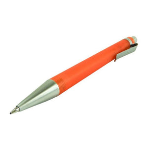 Orangener Kugelschreiber mit silbernen Details schräg von vorne