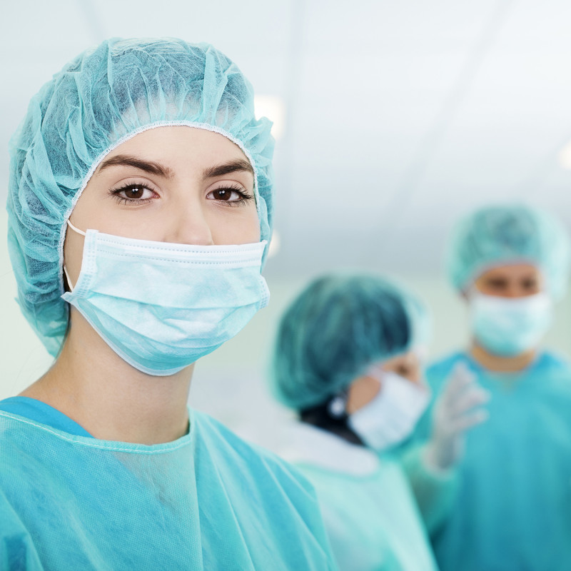 media/image/young-female-surgeon-with-medical-team-in-back-before-surgery.jpg